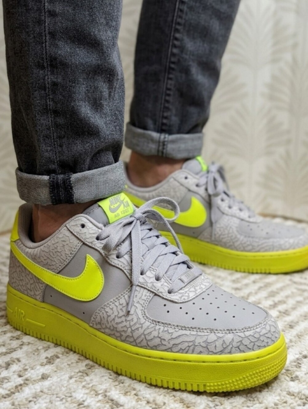 Nike Air Force 1 Low - Elephant Volt